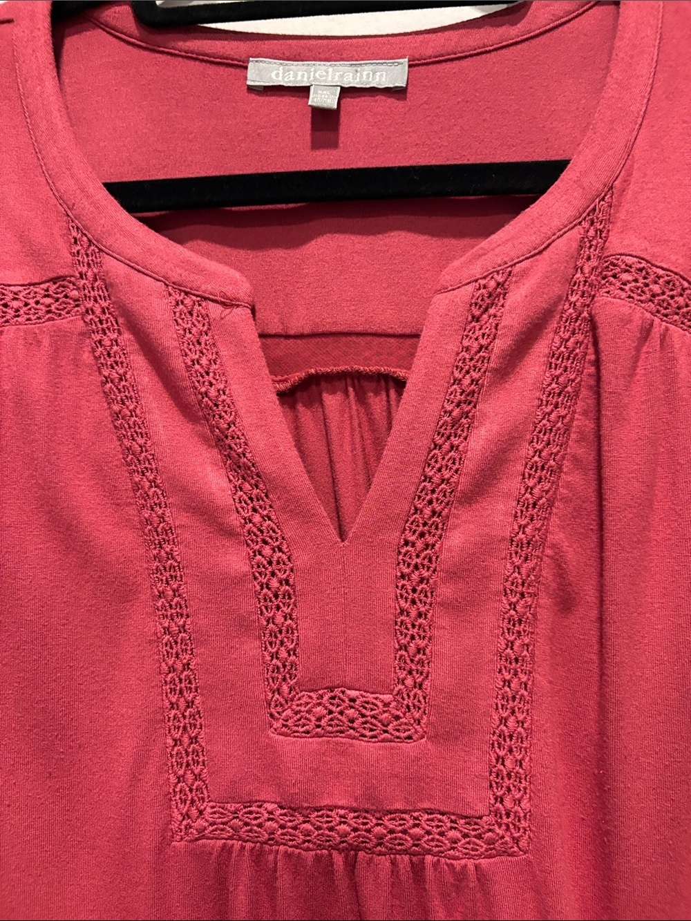 Daniel Rainn Namika Split Neck Knit Top. Blouse Dark Pink. - Picture 6 of 13